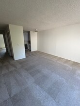 133 SW Normandy Rd in Normandy Park, WA - Building Photo - Building Photo