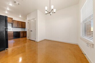 1918 Caspian Trl, Unit B in Killeen, TX - Foto de edificio - Building Photo