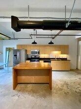 200 N San Fernando Rd in Los Angeles, CA - Building Photo - Building Photo