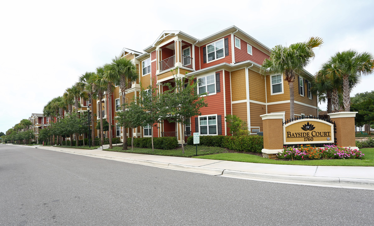 Bayside Court in Clearwater, FL - Building Photo