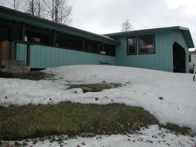 3220 Wolcott Cir in Anchorage, AK - Building Photo