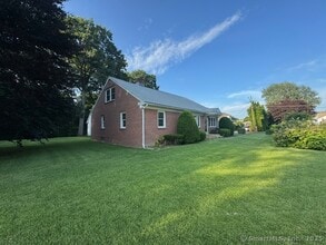 1 Munda Dr in Enfield, CT - Building Photo - Building Photo