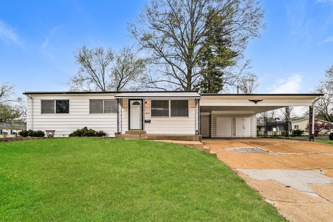 property at 1605 Aspen Dr