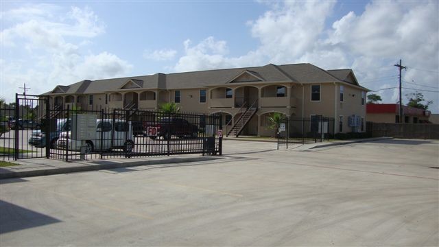 7979 Twin City Hwy in Port Arthur, TX - Building Photo