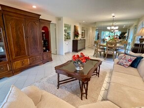 24 Stratford Dr E in Boynton Beach, FL - Building Photo - Building Photo