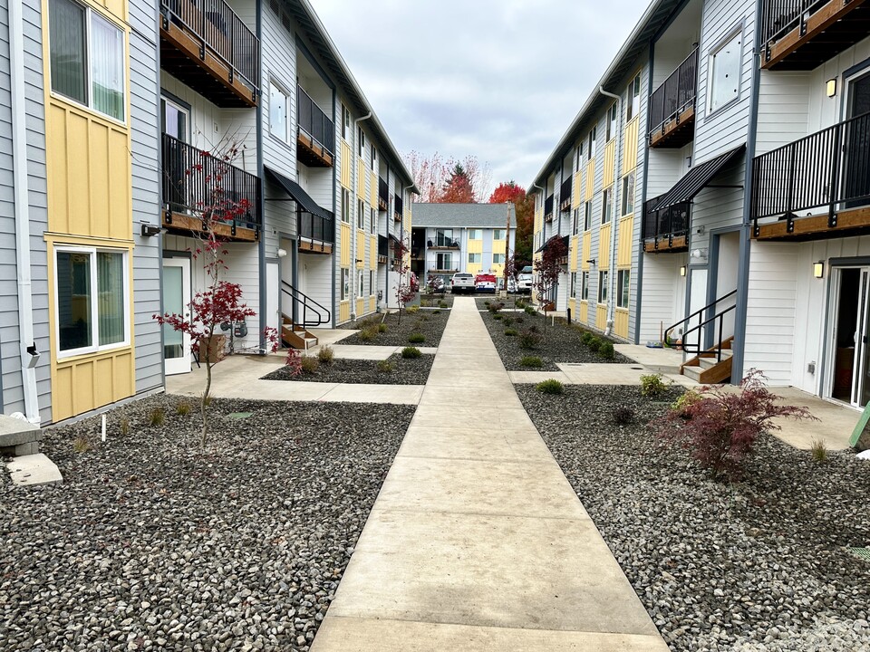 Bonita Villa in Tigard, OR - Foto de edificio