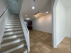 6010 Woodlands Blvd in Tamarac, FL - Building Photo - Building Photo