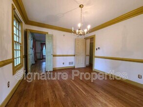 2302 Mountainbrook Dr in Richmond, VA - Foto de edificio - Building Photo