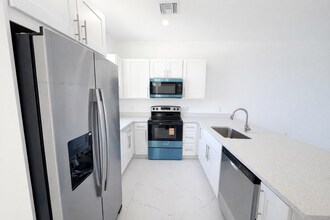 1127 Homer Ave S in Lehigh Acres, FL - Building Photo - Building Photo