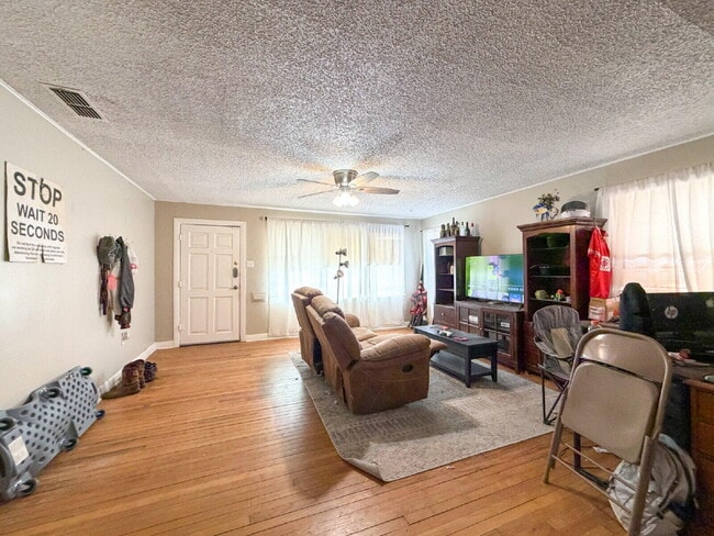 2710 32nd St in Lubbock, TX - Building Photo - Building Photo