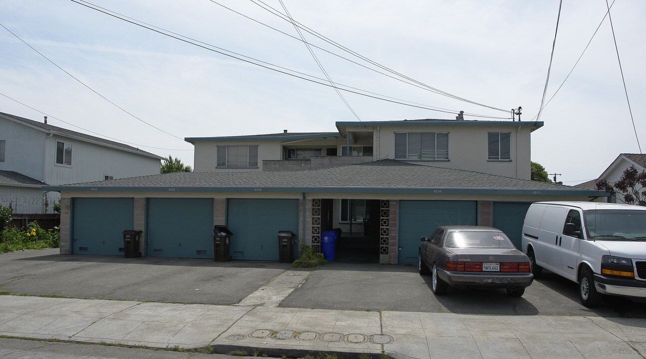 4208 Nevin Ave in Richmond, CA - Foto de edificio