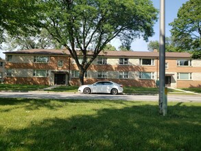 7800 W Lisbon Ave in Milwaukee, WI - Building Photo - Building Photo