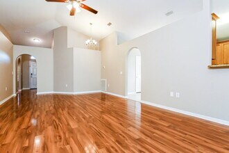 8212 Settles Crk Lp in Lakeland, FL - Building Photo - Building Photo