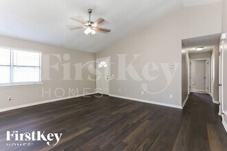 6736 Newgate Cir E in Jacksonville, FL - Building Photo - Building Photo