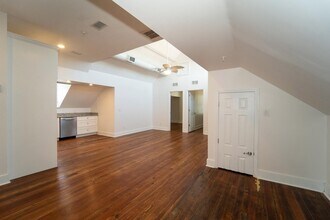 11 Aviles St, Unit 3B in St. Augustine, FL - Building Photo - Building Photo