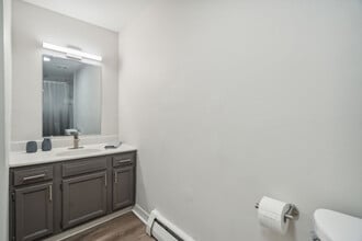 908 Wharton Dr in Newark, DE - Building Photo - Building Photo