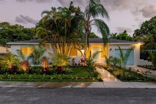 1250 NE 133rd St in North Miami, FL - Building Photo