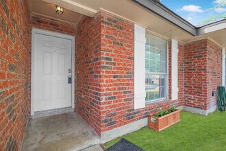 12127 Stoney Glen in San Antonio, TX - Building Photo - Building Photo