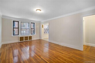 234 Martine Ave in White Plains, NY - Building Photo - Building Photo
