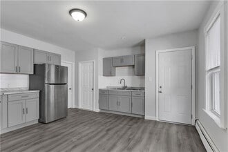 52 Bellevue Ave in Woonsocket, RI - Building Photo - Building Photo