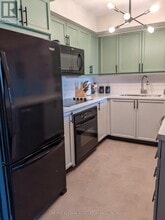 245 Davisville Ave in Toronto, ON - Building Photo - Building Photo