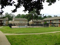 Grounds - Spring Valley Apartments in Little Rock, Arkansas