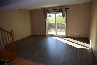 3252 Dodd Ln in Eagan, MN - Building Photo - Building Photo
