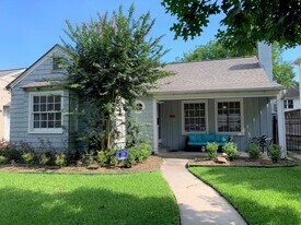 3909 Rice Boulevard in Houston, TX - Building Photo