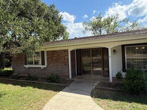 209 W Mimosa Cir in San Marcos, TX - Building Photo - Building Photo