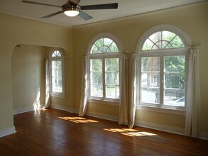 435 1/2 N Sierra Bonita Ave, Unit 435.5 in Los Angeles, CA - Building Photo - Building Photo