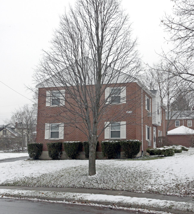 2334-2338 Davue Cir in Dayton, OH - Foto de edificio - Building Photo