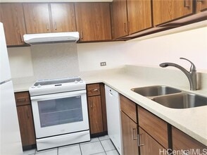 2752 Ka?aha St in Honolulu, HI - Building Photo - Building Photo