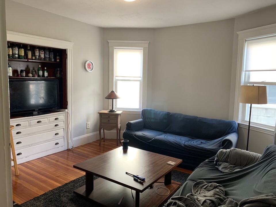 15 Sumner St, Unit 2 in Boston, MA - Building Photo