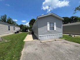 14 Locust St in Hopkinsville, KY - Building Photo
