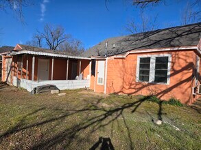 906 King Ave in Irving, TX - Foto de edificio - Building Photo