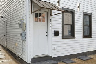 1720 Fox Wy in Pittsburgh, PA - Building Photo - Building Photo