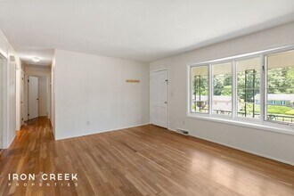 59 Starmount Dr in Asheville, NC - Building Photo - Building Photo