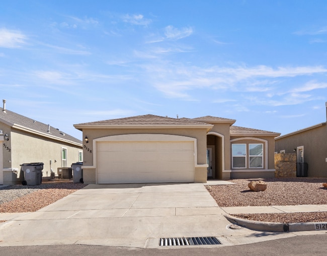 5128 Hector Munoz Dr in El Paso, TX - Building Photo - Building Photo