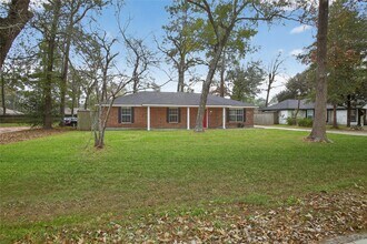 601 Chateau Woods Pkwy Dr in Conroe, TX - Foto de edificio - Building Photo