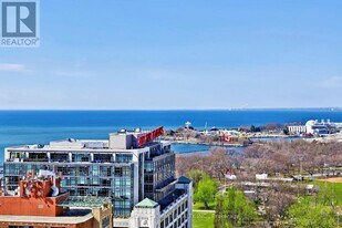 600 Fleet St in Toronto, ON - Building Photo
