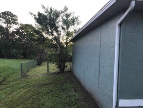 1149 SW Dorchester St in Port St. Lucie, FL - Building Photo - Building Photo
