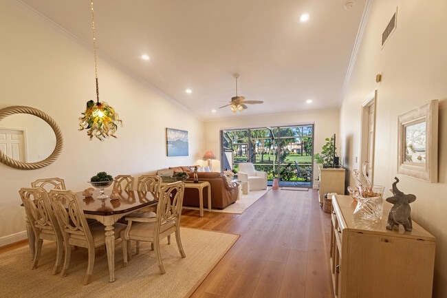 533 Prestwick Cir in Palm Beach Gardens, FL - Foto de edificio - Building Photo