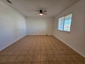 12287 Albert Ave in Orosi, CA - Building Photo - Building Photo