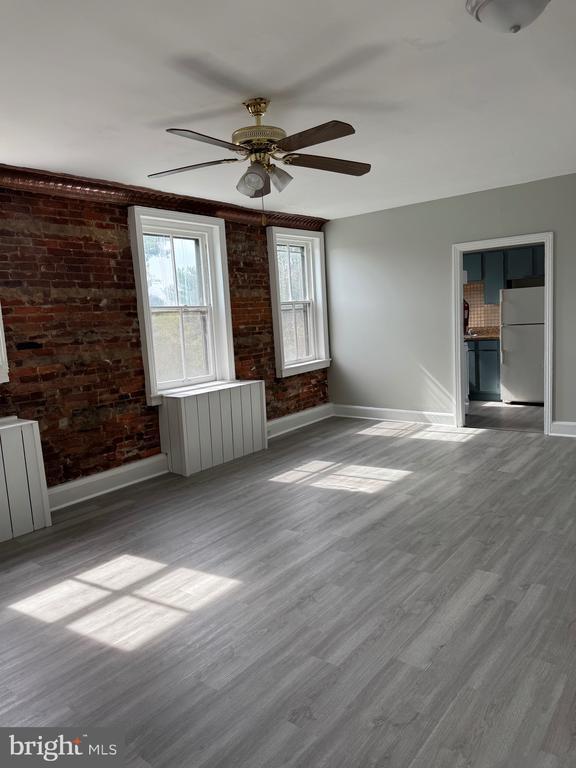 property at 15 W Union St