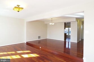 4492 Ruggles Ct in Annandale, VA - Building Photo - Building Photo