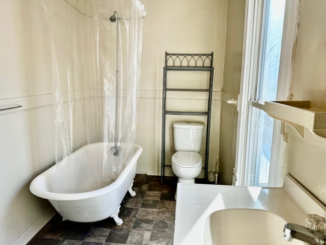 647 W Lexington Ave, Unit 3 in Elkhart, IN - Building Photo - Building Photo