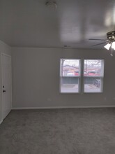 5 N 8th Ave, Unit #2 in Maywood, IL - Foto de edificio - Building Photo