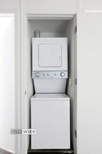 28 W 48th St in New York, NY - Building Photo - Building Photo
