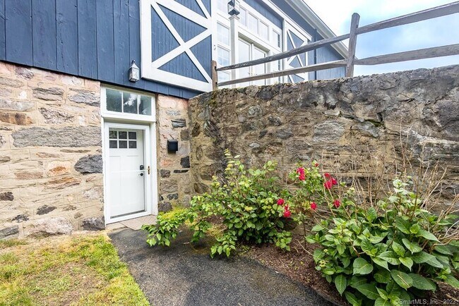 55 Cider Mill Ln in Fairfield, CT - Building Photo - Building Photo