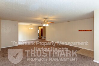 2110 El Dorado Dr in Killeen, TX - Foto de edificio - Building Photo
